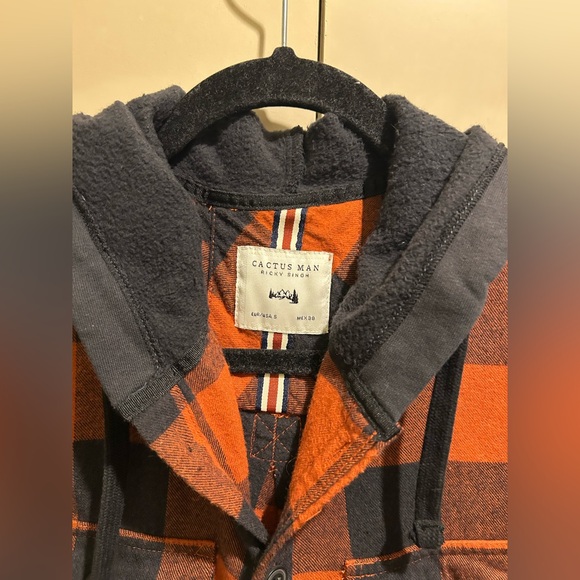 Cactus Man Ricky Singh Red Plaid Flannel Hoodie - Size S - Picture 2 of 9